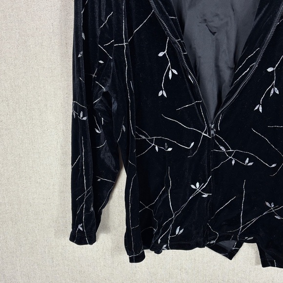 Karen Kane > Black Velvet Hooded Jacket with Silver Embroidery Large - Picture 3 of 7